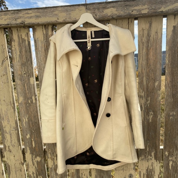 Soya & Kyo Double Breasted Wool Coat - Picture 3 of 5